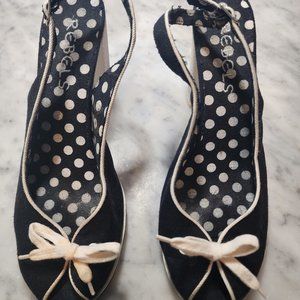 Adorable open toe slingbacks